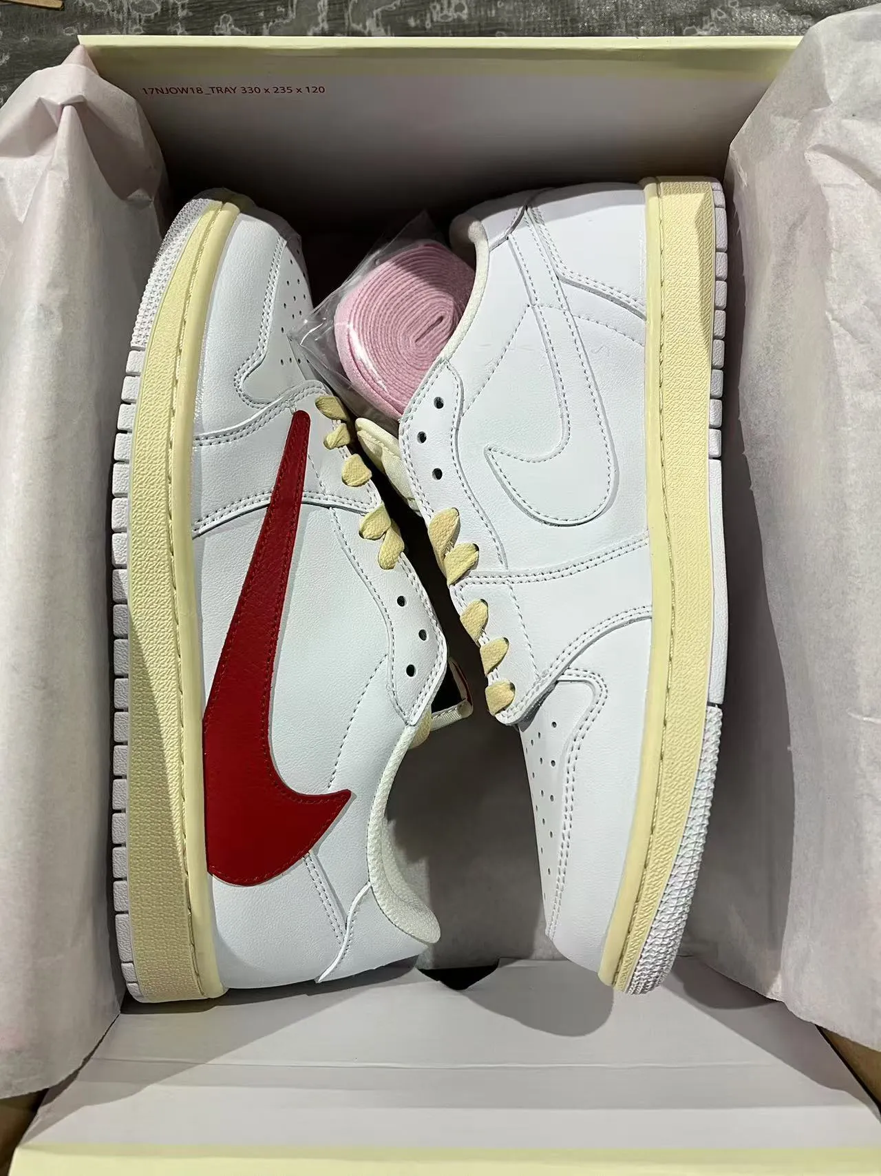 Nike White Red Low-Top Leather Upper Lifestyle Sneakers 9