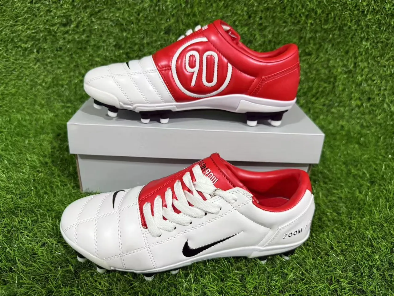 Nike White Red Quilted Leather Upper Low-Cut Ankle Collar Firm-Ground Soccer Shoes 4