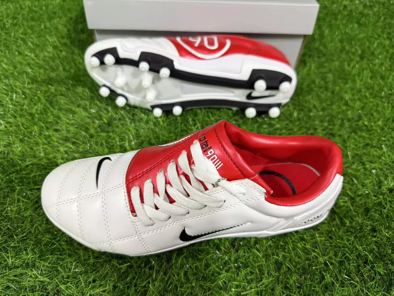 Nike White Red Quilted Leather Upper Low-Cut Ankle Collar Firm-Ground Soccer Shoes 5