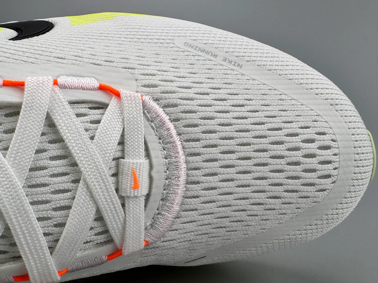 Nike White Yellow Engineered Knit Upper Wave-Pattern Overlays Running Shoes 2