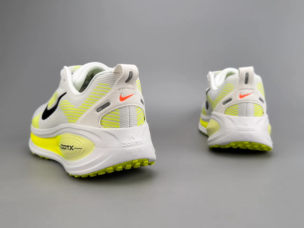Nike White Yellow Engineered Knit Upper Wave-Pattern Overlays Running Shoes 6