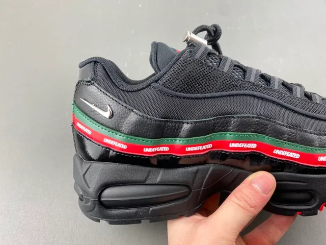 Nike x UNDEFEATED Air Max 95 Black Red Green Lifestyle Sneakers 3