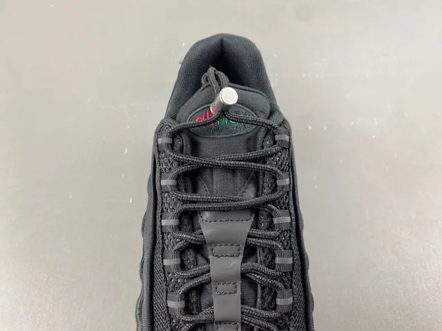 Nike x UNDEFEATED Air Max 95 Black Red Green Lifestyle Sneakers 9