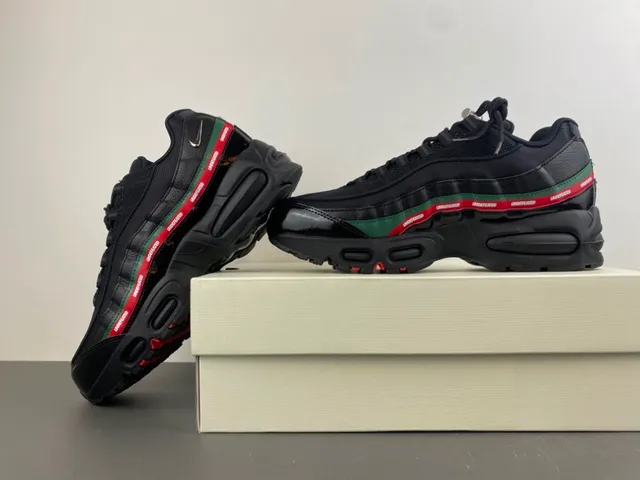 Nike x UNDEFEATED Air Max 95 Black Red Green Lifestyle Sneakers 14