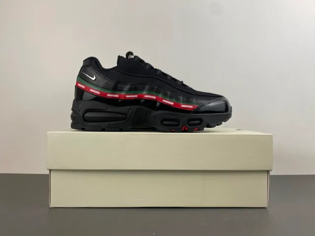 Nike x UNDEFEATED Air Max 95 Black Red Green Lifestyle Sneakers 15