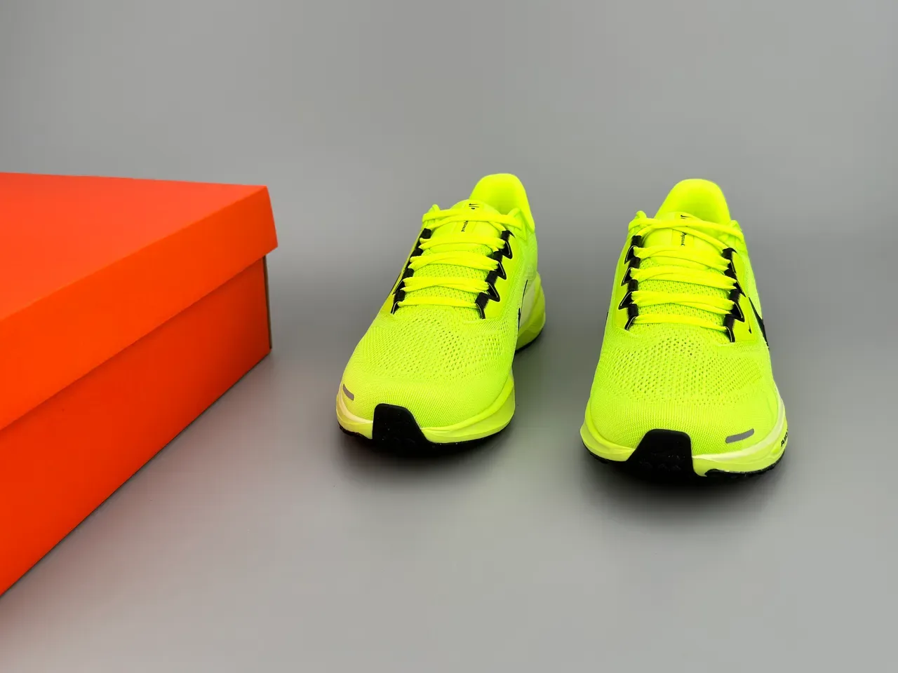 Nike Yellow Black Knit Upper Air Zoom Cushioning Running Shoes 3