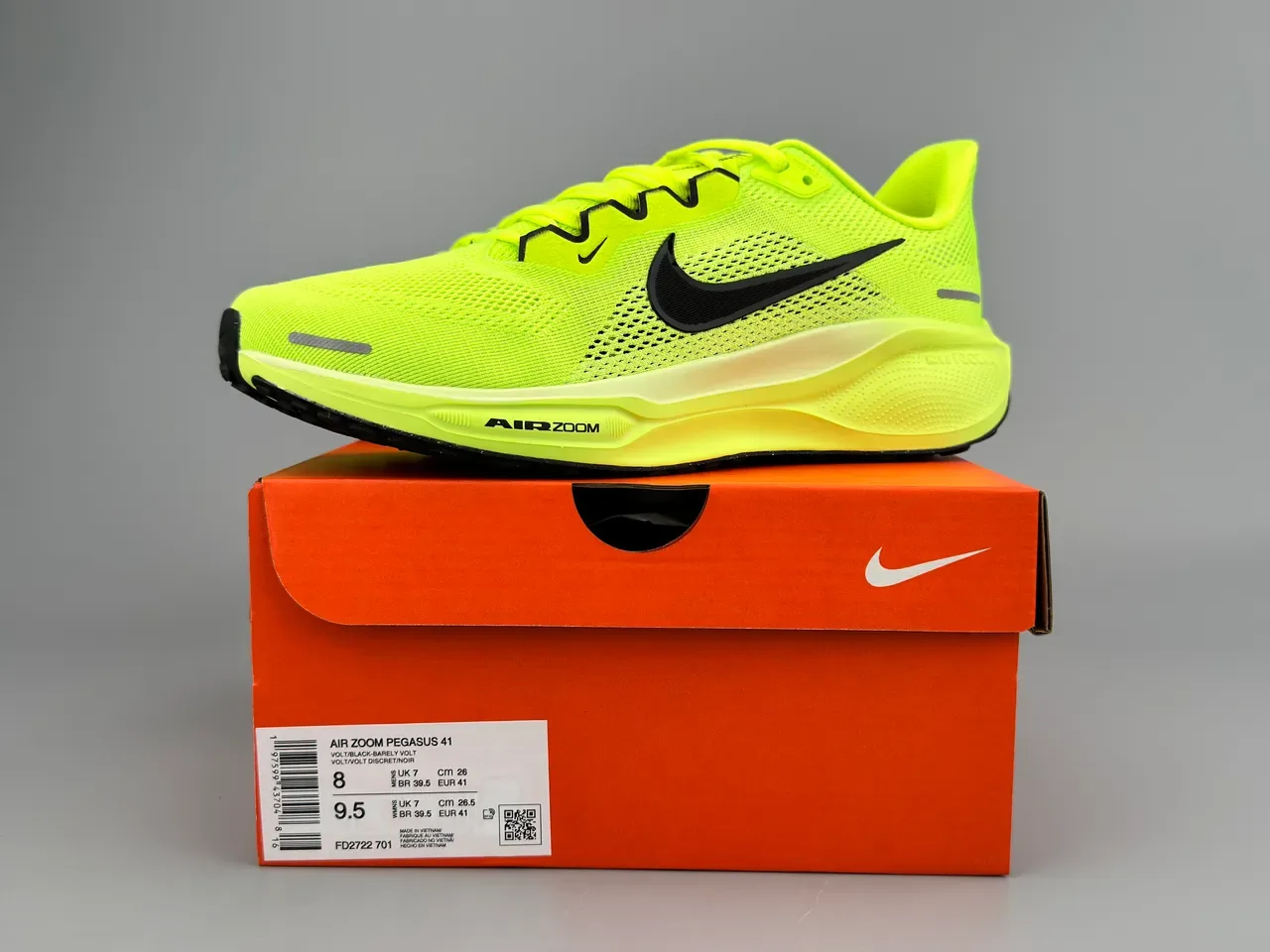 Nike Yellow Black Knit Upper Air Zoom Cushioning Running Shoes 4