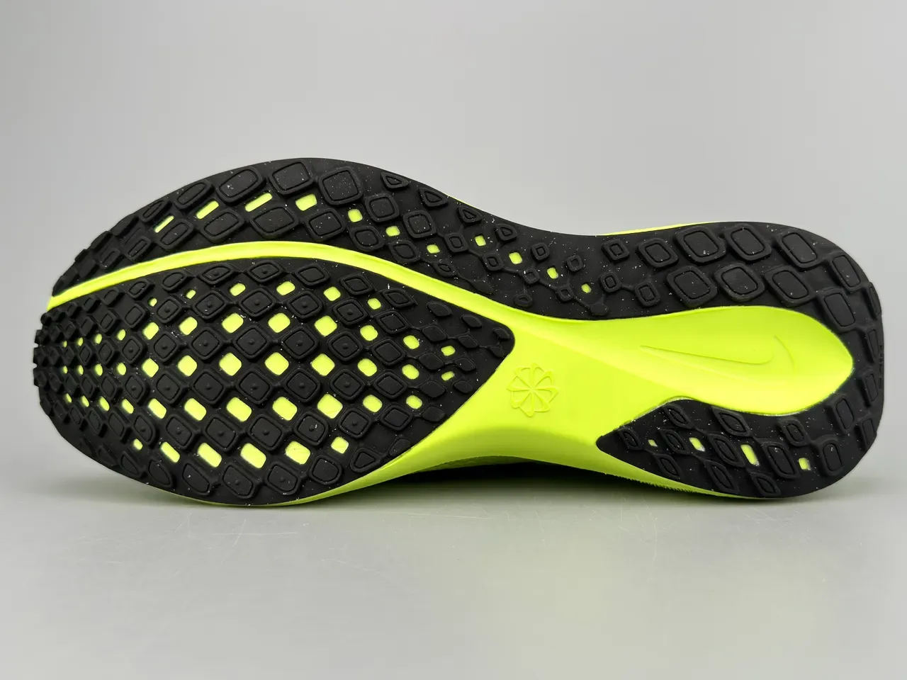 Nike Yellow Black Knit Upper Air Zoom Cushioning Running Shoes 8
