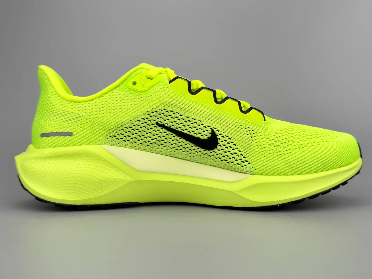 Nike Yellow Black Knit Upper Air Zoom Cushioning Running Shoes 10