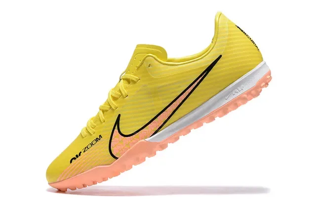 Nike Chaussures de football turf jaune orange synthétique à coupe basse texture côtelée 4