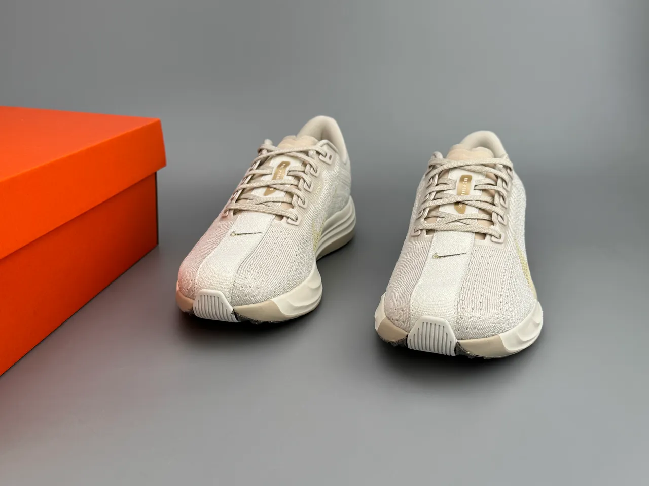 Nike ZoomX Beige Gold Knit Upper Midsole Chaussures de Running 3