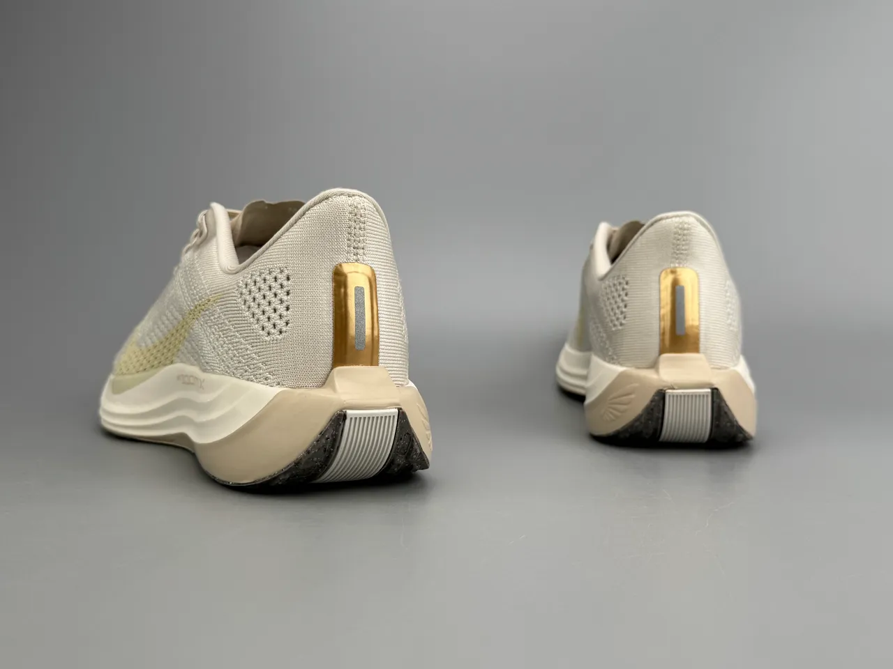 Nike ZoomX Beige Gold Knit Upper Midsole Chaussures de Running 4