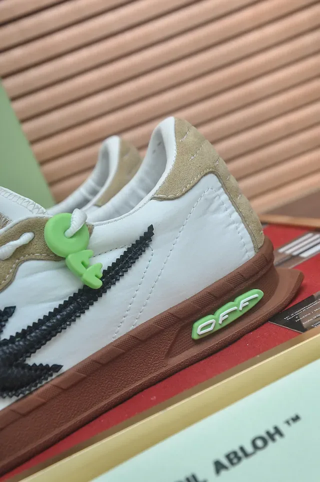 Off-White Beige Green Low-Top Baskets en Matière Mixte Lifestyle 2