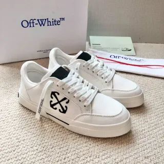 Off-White কালো ক্যানভাস উপর লো-টপ সিলহুয়েট লাইফস্টাইল স্নিকার্স