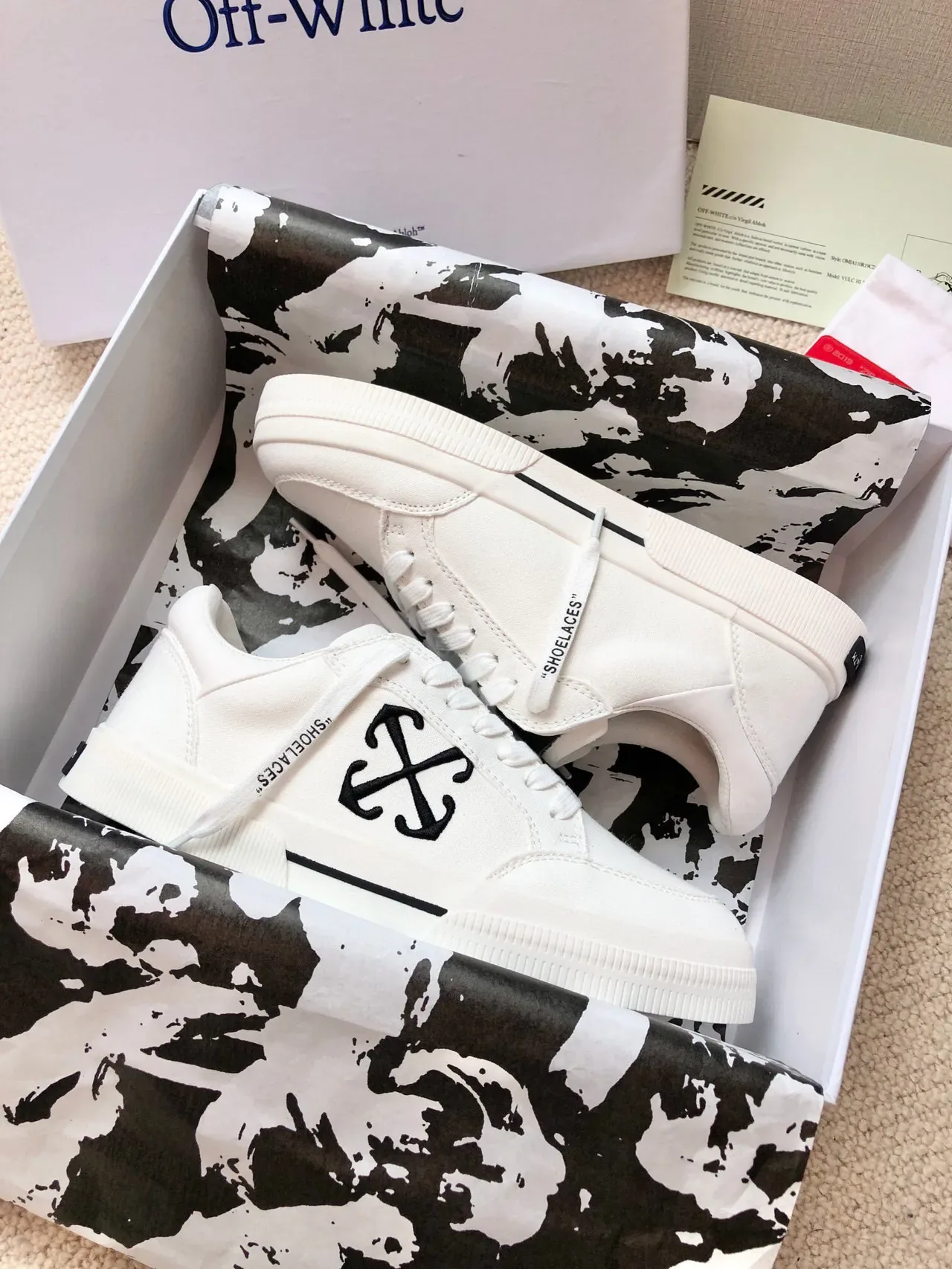 Off-White Sneakers Lifestyle en Toile Noire à Silhouette Basse 2