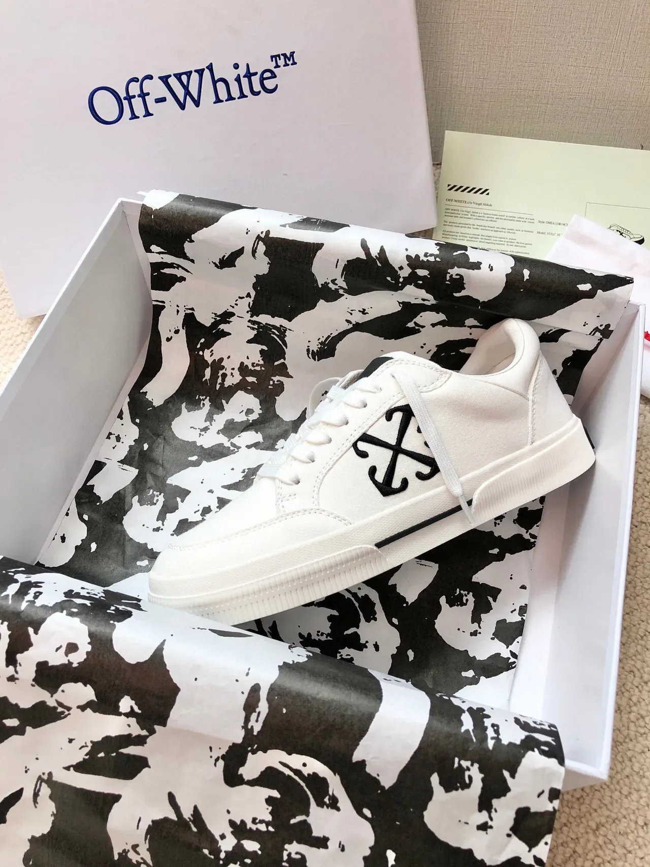 Off-White Sneakers Lifestyle en Toile Noire à Silhouette Basse 4