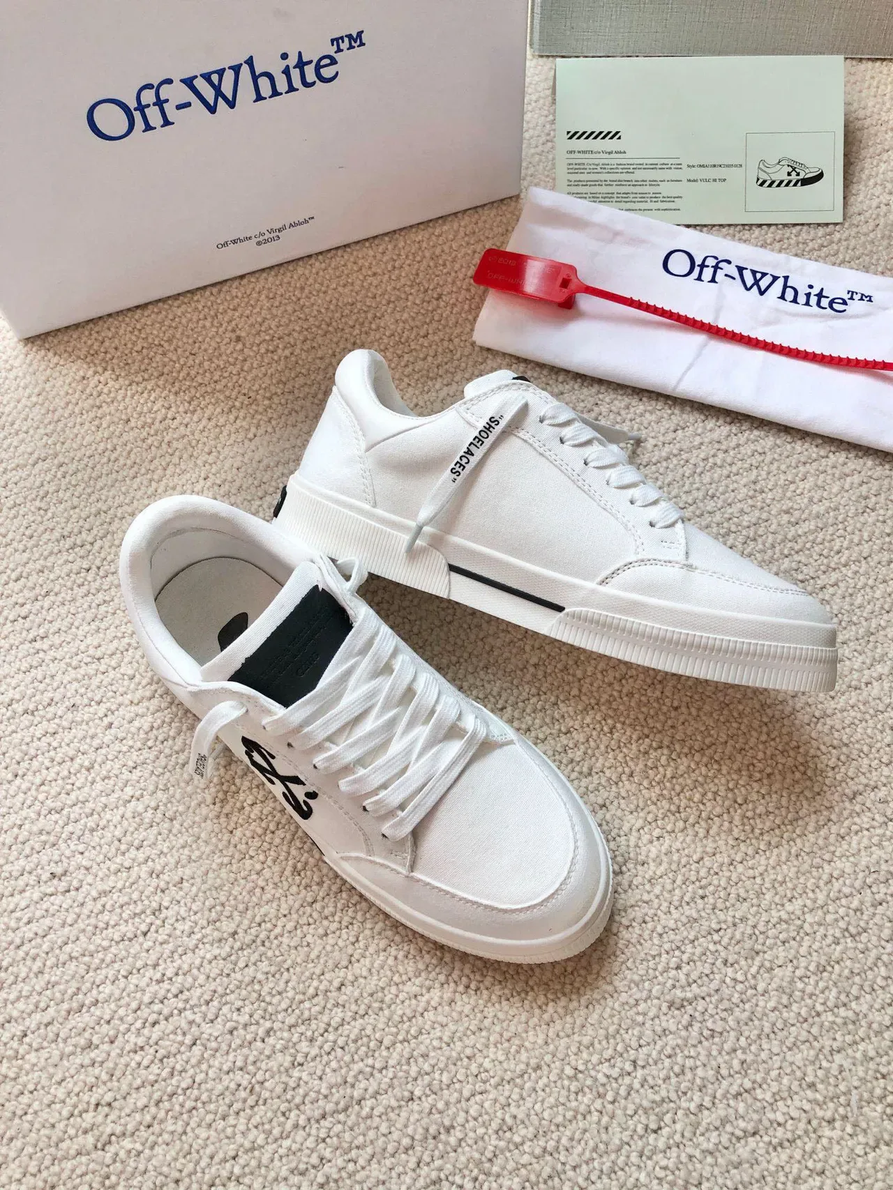 Off-White Sneakers Lifestyle en Toile Noire à Silhouette Basse 6