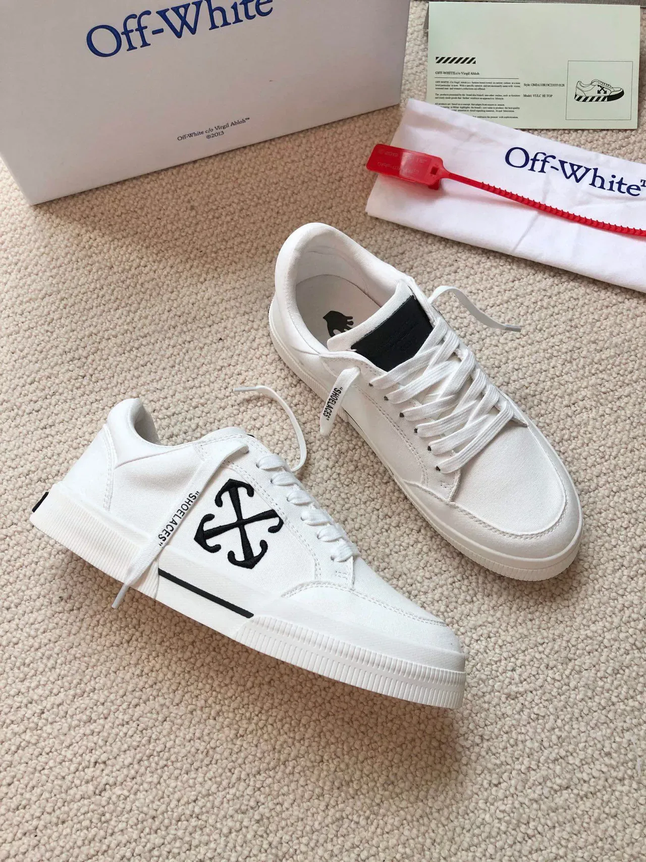 Off-White Sneakers Lifestyle en Toile Noire à Silhouette Basse 8