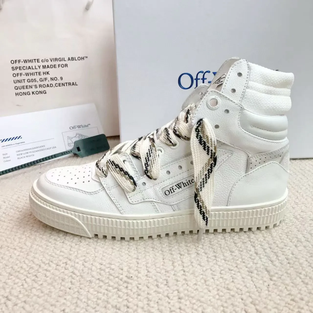 Off-White Chaussures Lifestyle en Cuir Multicolore Hautes 1