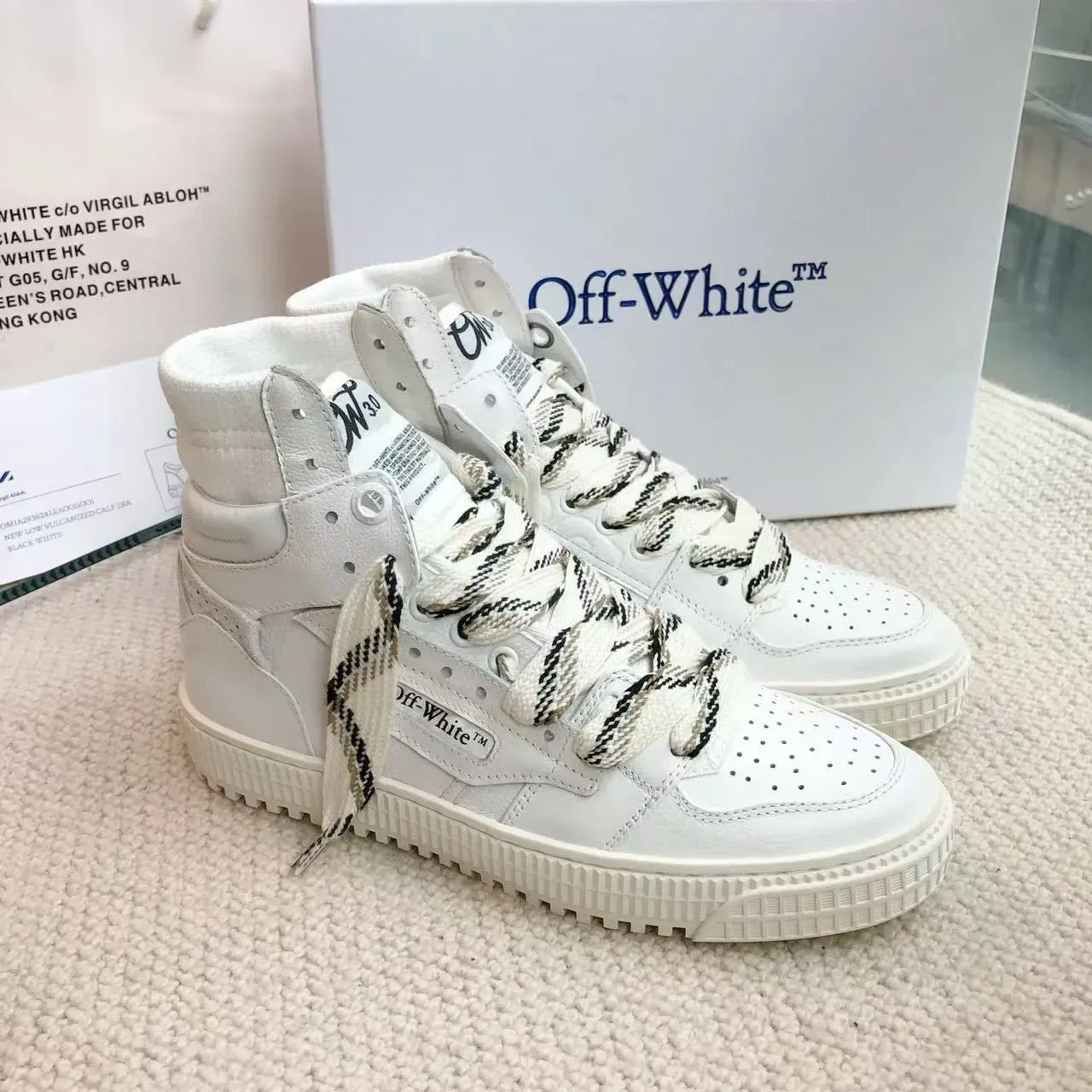 Off-White Chaussures Lifestyle en Cuir Multicolore Hautes 4