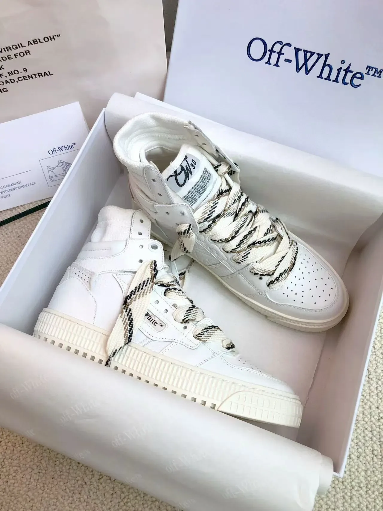 Off-White Chaussures Lifestyle en Cuir Multicolore Hautes 7