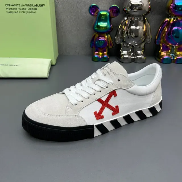 Off-White Chaussures Lifestyle en Daim Rouge avec Logo Flèche Diagonal 3