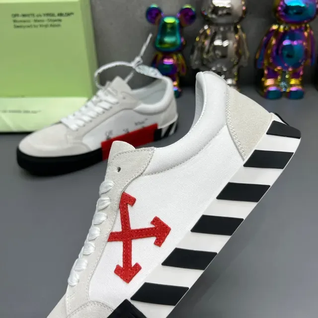 Off-White Chaussures Lifestyle en Daim Rouge avec Logo Flèche Diagonal 6