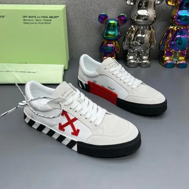 Off-White Chaussures Lifestyle en Daim Rouge avec Logo Flèche Diagonal 8