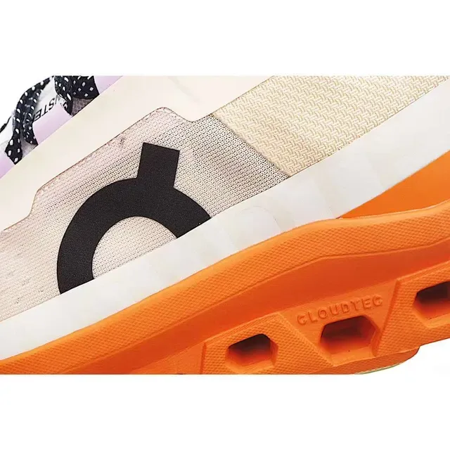 On Cloudmonster Orange and Cream حذاء رياضي أسلوب حياة 2
