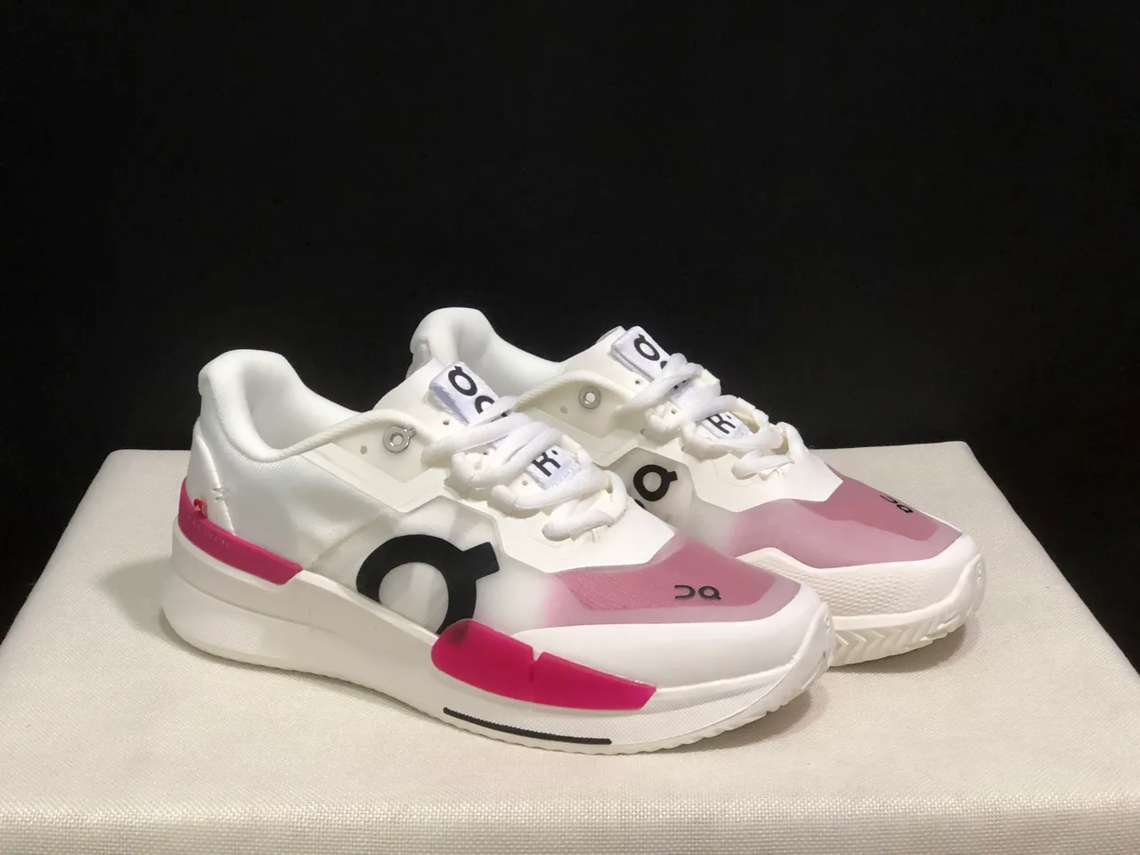 On THE ROGER Pro2 White Pink Running Shoes 6