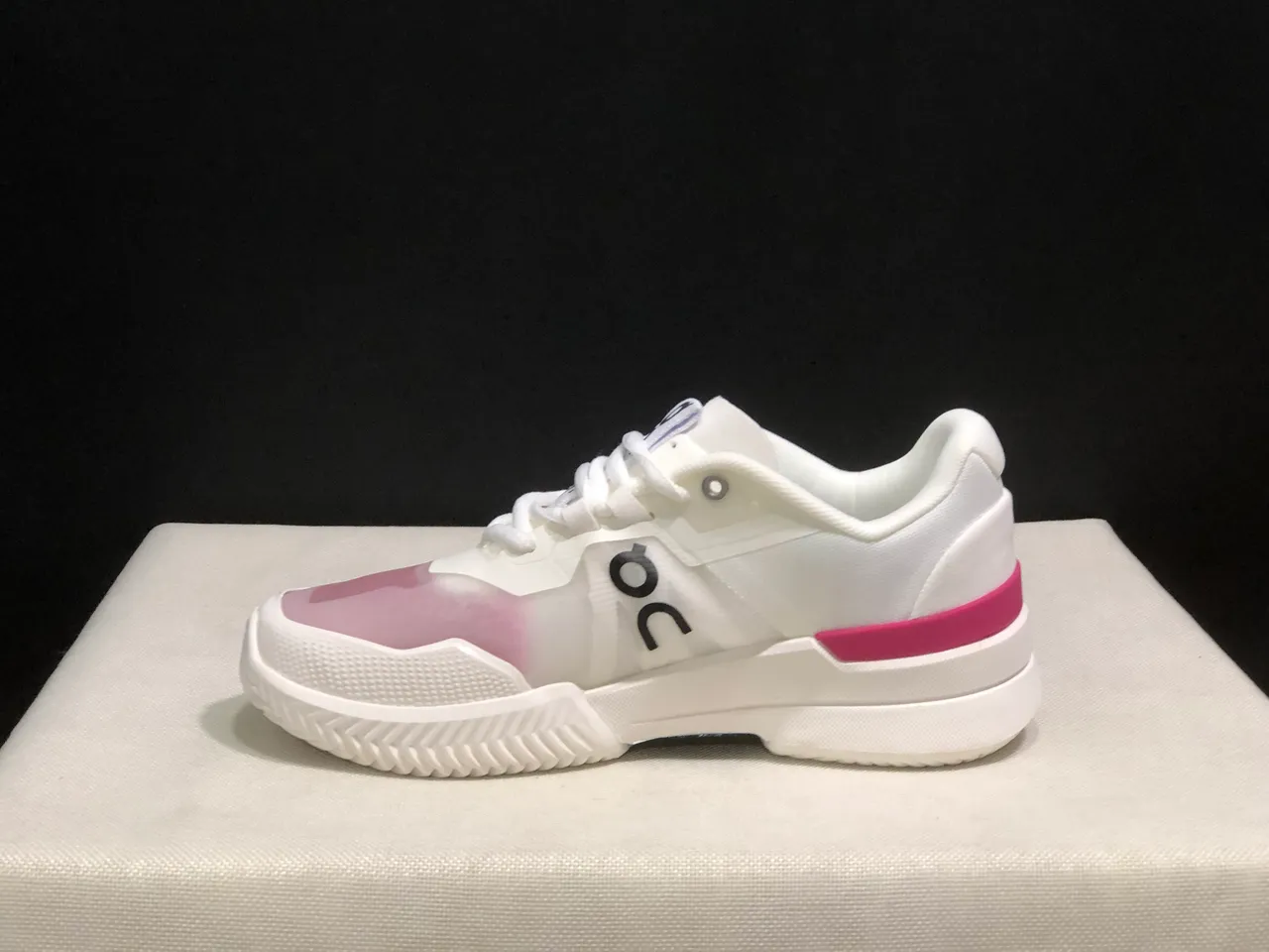 On THE ROGER Pro2 White Pink Running Shoes 7