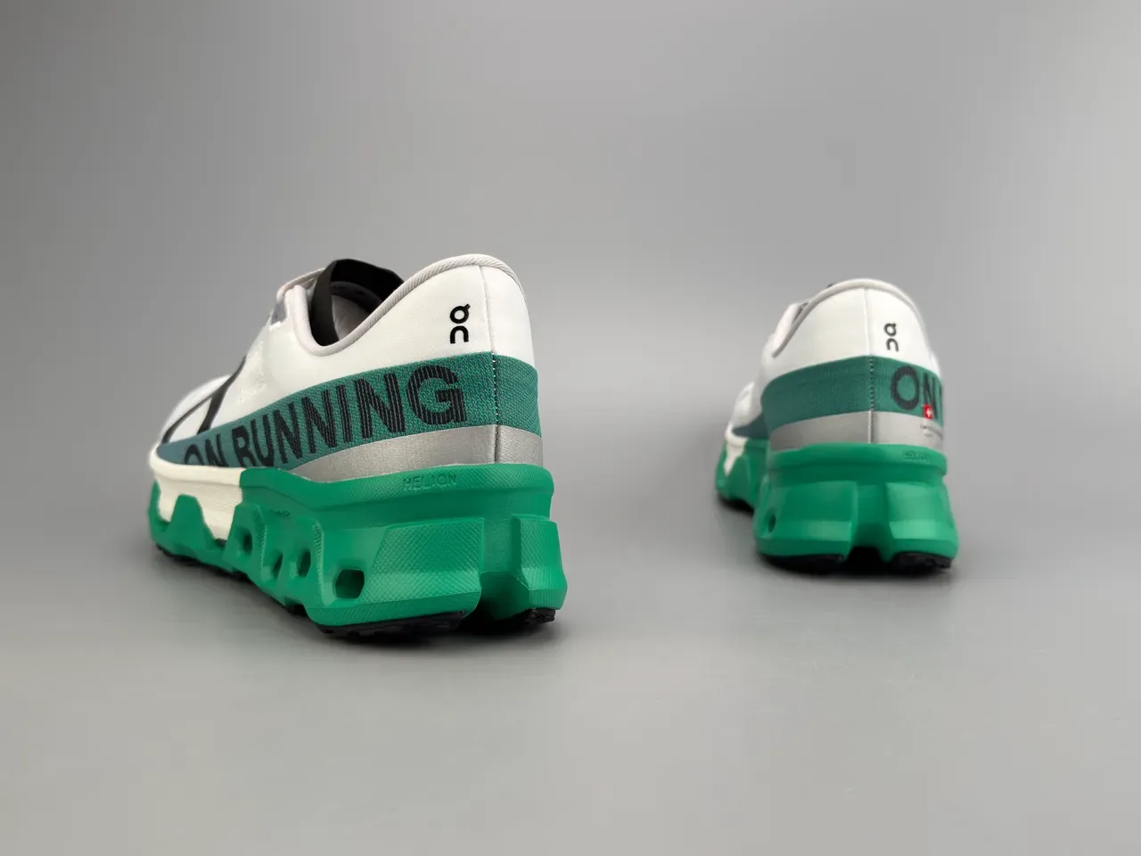 On White Green Engineered Podded Midsole Breathable Mesh Upper Running Shoes 4