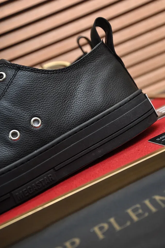 Philipp Plein Tênis Lifestyle de Couro Preto com Monograma Embossado 2