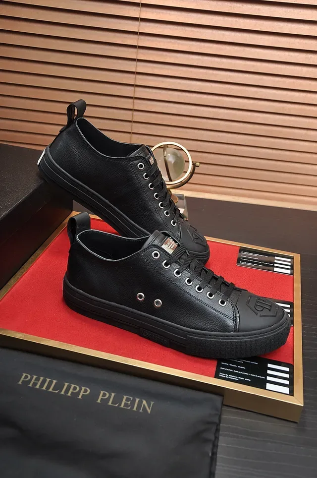 Philipp Plein Tênis Lifestyle de Couro Preto com Monograma Embossado 5