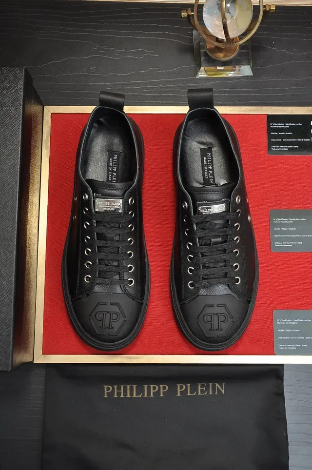 Philipp Plein Tênis Lifestyle de Couro Preto com Monograma Embossado 9