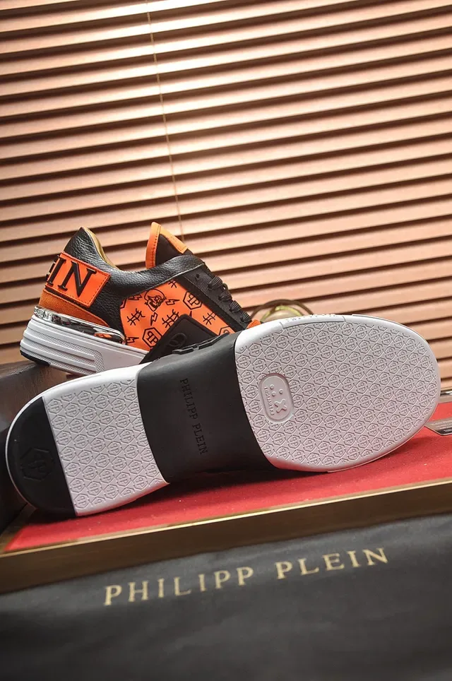 Philipp Plein Sneakers Chunky Noires et Orange Low-Top en Cuir Patenté et Mélange Texturé 4