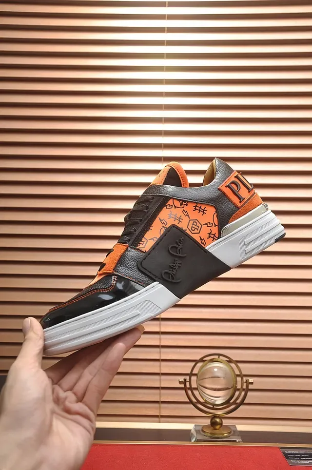 Philipp Plein Sneakers Chunky Noires et Orange Low-Top en Cuir Patenté et Mélange Texturé 6