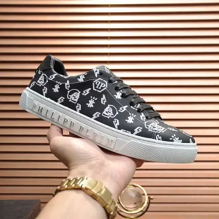 Philipp Plein 黑白全覆盖图形印刷凸版品牌文字生活方式运动鞋