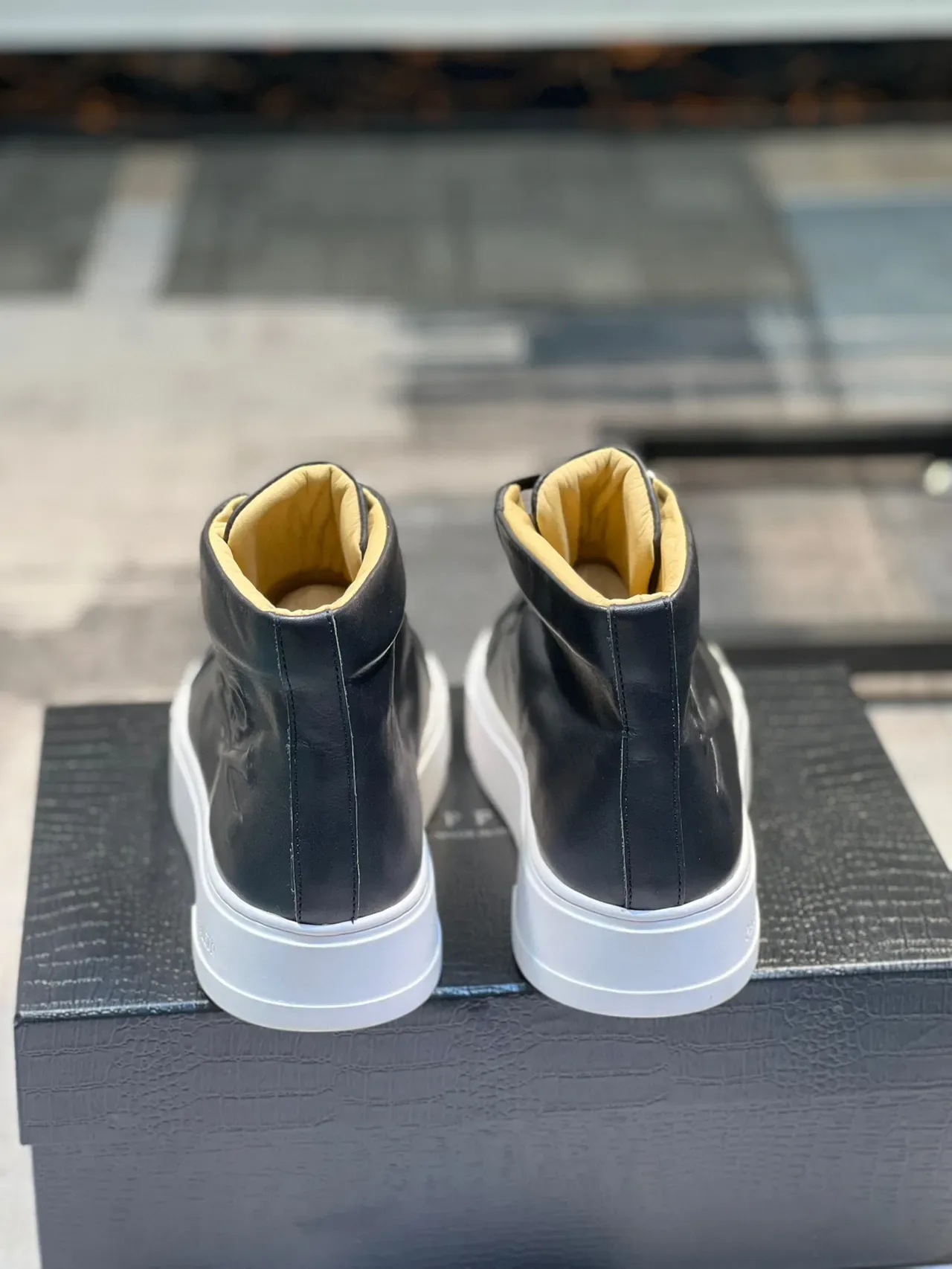 Philipp Plein Tênis Lifestyle Preto Branco Couro Superior Alta 2