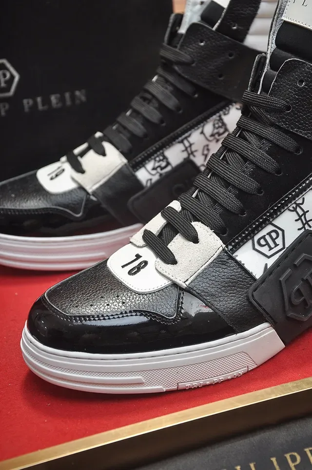 Philipp Plein Tênis Lifestyle Preto Branco de Material Misto de Cano Alto 2