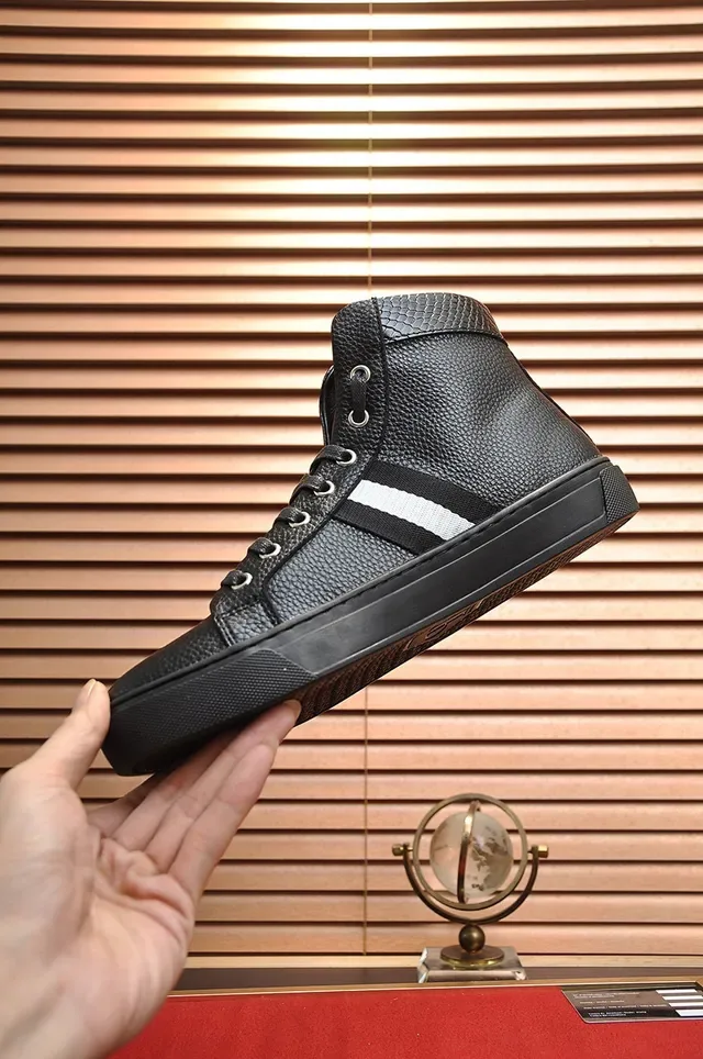 Philipp Plein Sneakers Lifestyle Noir et Blanc Hautes en Cuir Pebbled 6