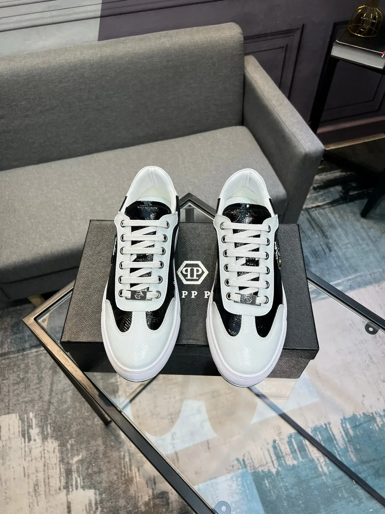 Philipp Plein أسود أبيض جلد مصقول أعلى لوحات متناقضة أحذية أسلوب حياة 2