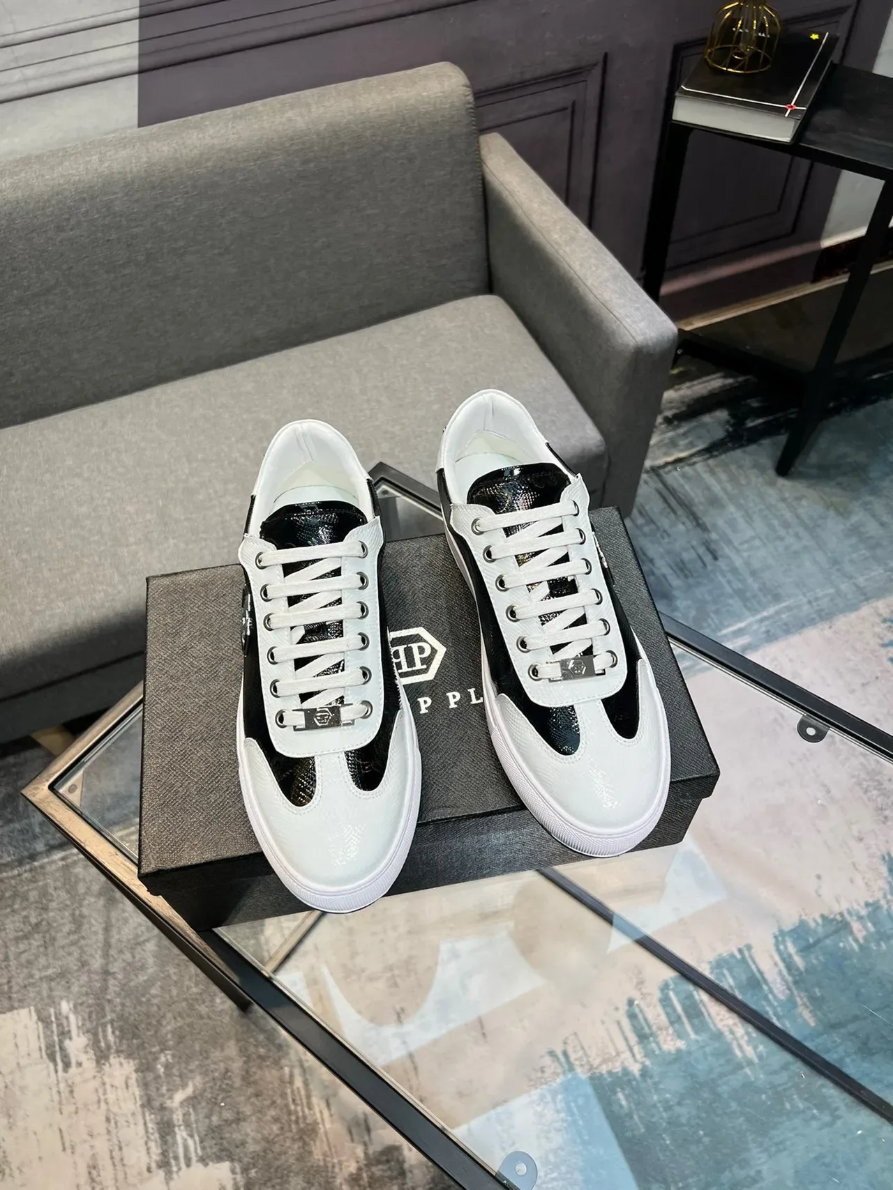Philipp Plein أسود أبيض جلد مصقول أعلى لوحات متناقضة أحذية أسلوب حياة 5