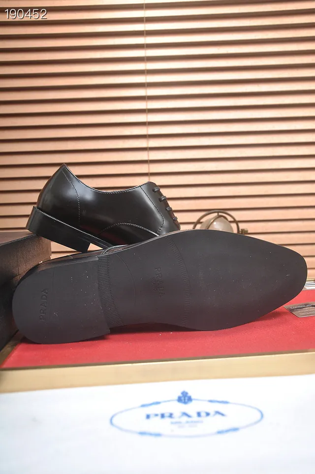 Prada Sapatos Oxford Preto Polido Cap-Toe 2