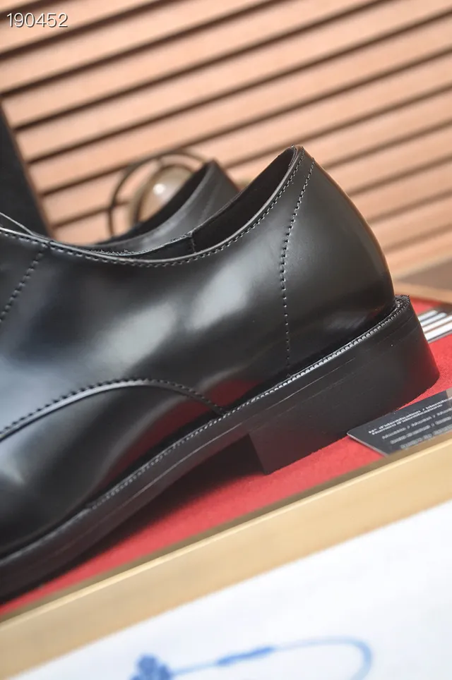 Prada Sapatos Oxford Preto Polido Cap-Toe 4