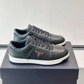 Prada Chaussures Lifestyle Noir et Blanc en Cuir avec Embout Perforé