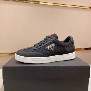 Prada Zapatos Lifestyle Negro Blanco Low-Top Con Parte Superior De Malla Y Cuero