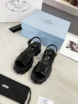 Prada Cloudbust Sandales Gladiator en cuir verni noir 8