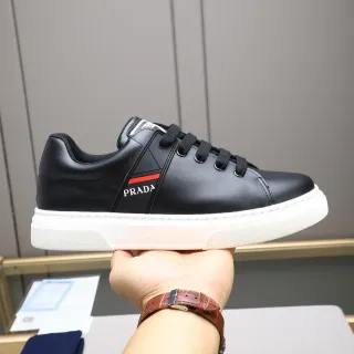 Prada Cloudbust Noir Blanc Cuir Supérieur Bande Logo Latérale Sneakers Lifestyle