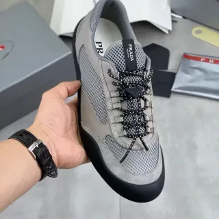 Prada Cloudbust حذاء أسلوب حياة شبكي ورمادي وسويدي